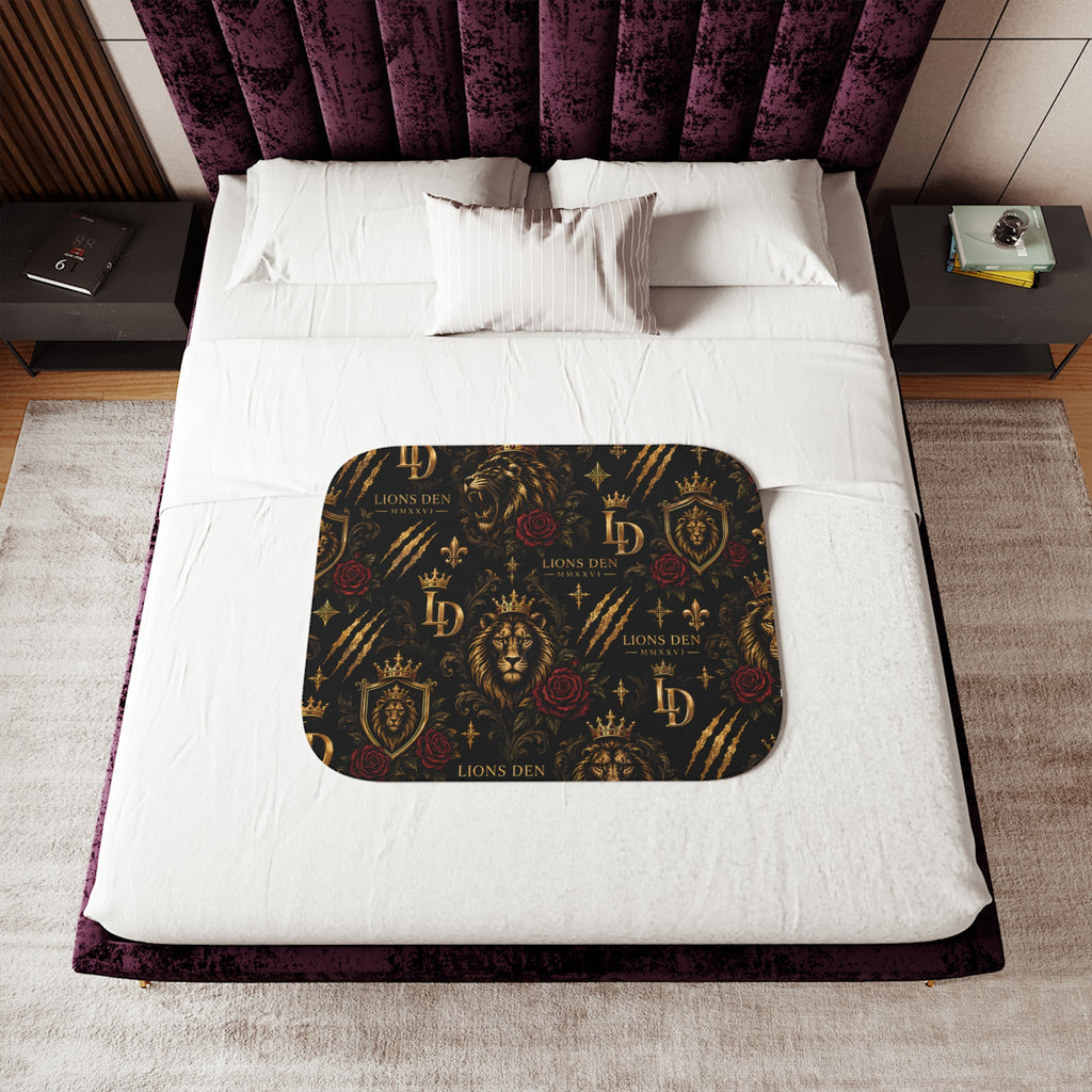 Lions Den Heritage Pattern Sherpa Blanket