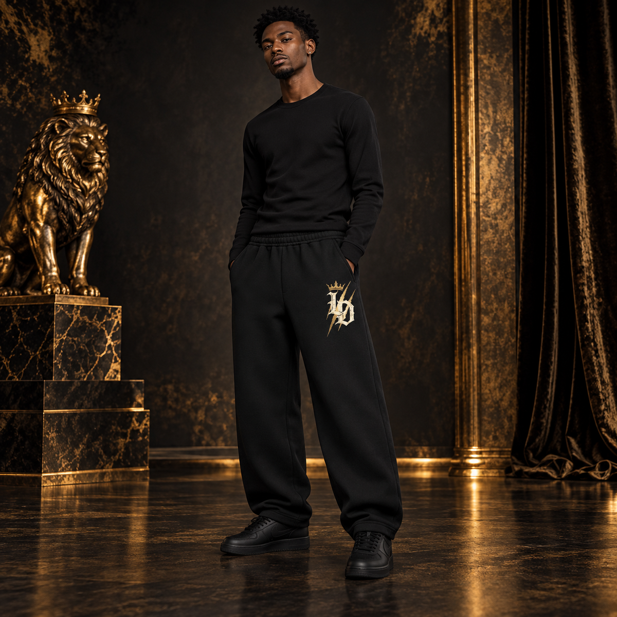 Clawed Crowned LD barrel-leg sweatpants on model